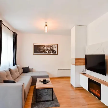 Vrata 11 Wellness & Apartment