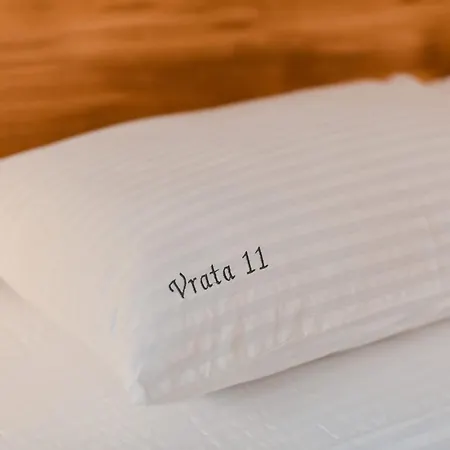 Vrata 11 Wellness & Apartment